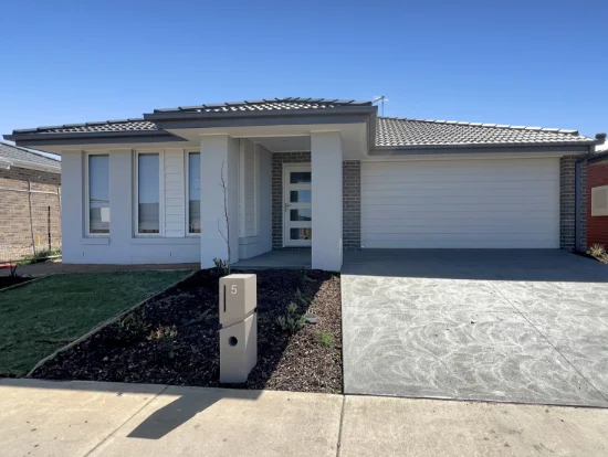 5 Frangipani Avenue, Charlemont, Vic 3217