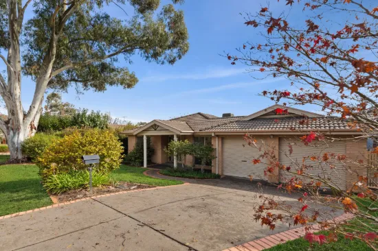 5 Frangipani Place, Jerrabomberra, NSW 2619