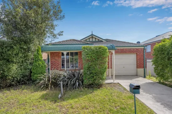 5 French Crescent, Caroline Springs, Vic 3023