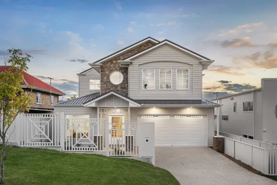 5 Hall Avenue, Norman Park, Qld 4170