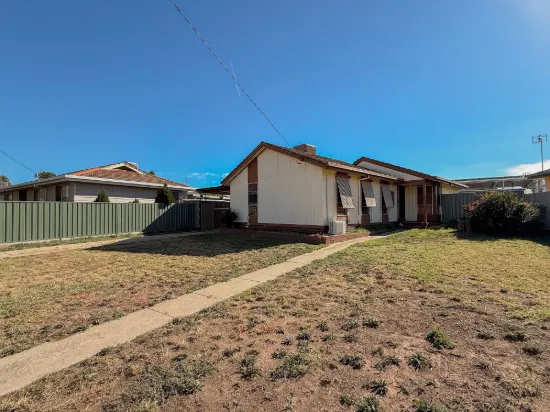 5 Harrison Crescent, Swan Hill, Vic 3585