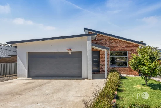 5 Hill View Court, McKenzie Hill, Vic 3451