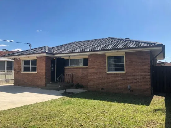5 Hillview Pde, Lurnea, NSW 2170