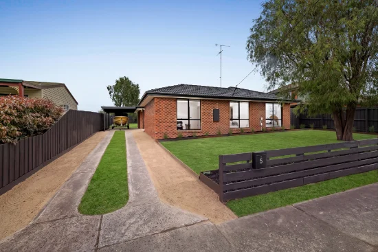 5 Isaac Smith Crescent, Cranbourne, Vic 3977