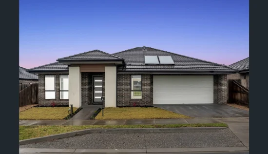 5 Isparta Mews, Roxburgh Park, Vic 3064 - For Rent