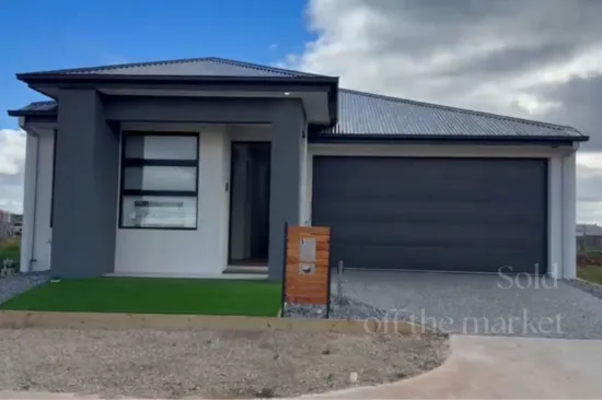5 Kumquat Place, Thornhill Park, Vic 3335