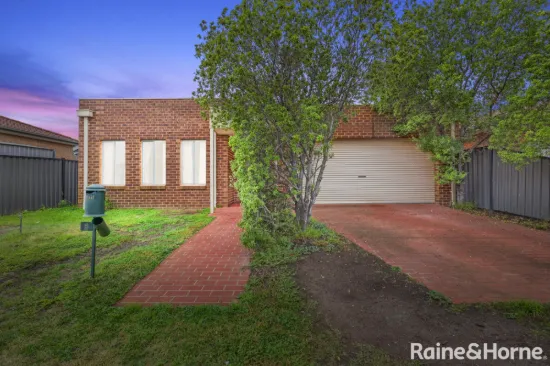 5 Lakewood Boulevard, Melton, Vic 3337