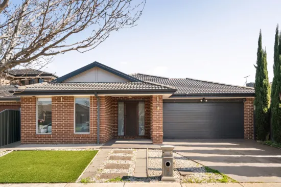 5 Mandalay Parade, Fraser Rise, Vic 3336