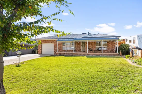 5 Nara Place, Glenfield Park, NSW 2650