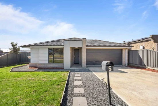 5 Newmarket Tce, Miners Rest, Vic 3352
