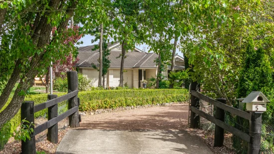 5 Old Oak Place, Moss Vale, NSW 2577