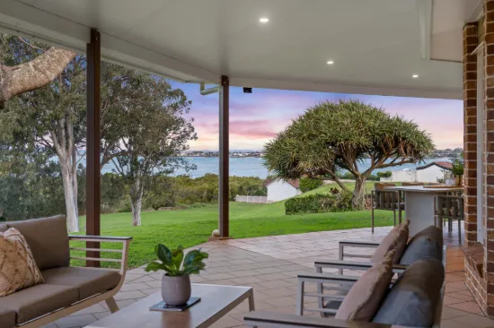 5 Outlook Parade, Ormiston, Qld 4160