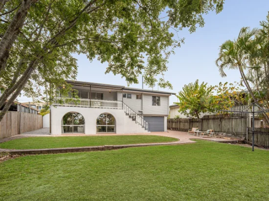 5 Pack Street, Jamboree Heights, Qld 4074