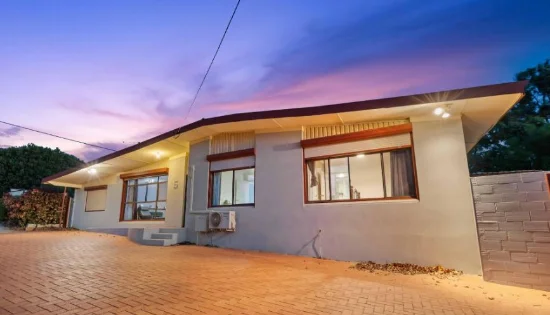 5 Panorama Drive, Kelmscott, WA 6111 - For Rent