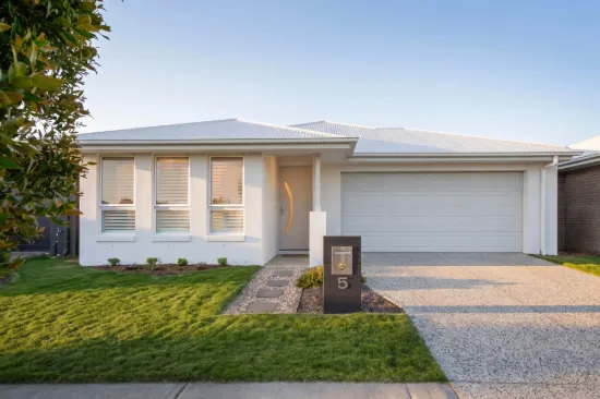 5 Peace Street, Palmview, Qld 4553