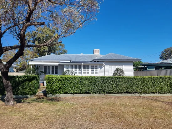 5 Pratten Street, Dalby QLD 4405 - For Rent
