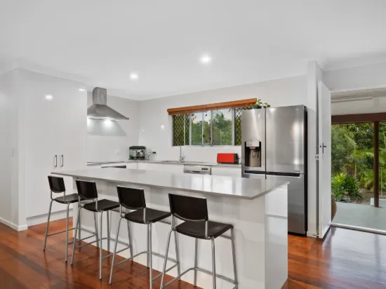 5 Pyang Grove, Ferny Hills, Qld 4055
