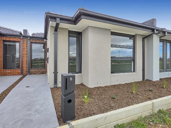 5 Rockbank Walk, Armstrong Creek, Vic 3217