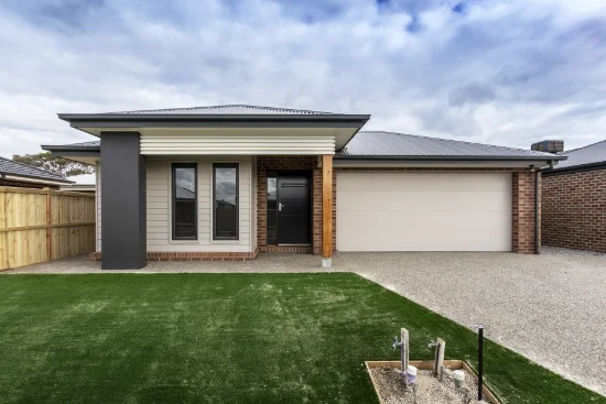 5 Scullin Road, Charlemont, Vic 3217