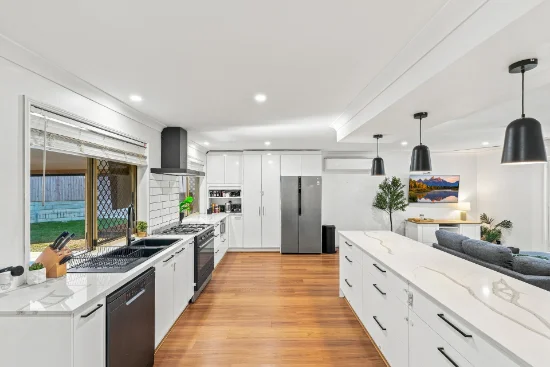 5 Springfield Place, Forest Lake, Qld 4078