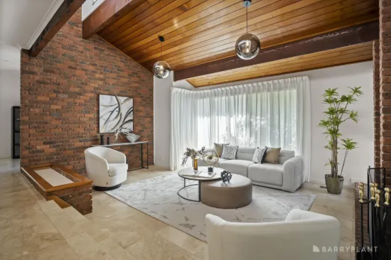 5 Thorncombe Walk, Doncaster East, Vic 3109
