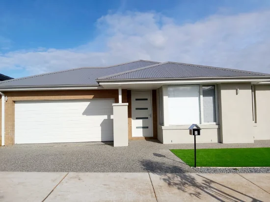 5 Topiary Road, Deanside, Vic 3336 - For Rent
