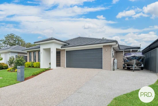 5 Vernon Circuit, Kew, NSW 2439