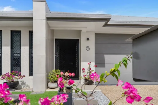 5 Whyambeel Chase, Smithfield, Qld 4878