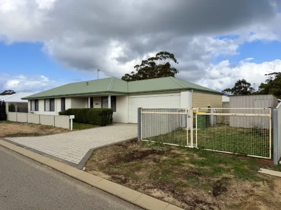 5 Wood Avenue, Waroona, WA 6215