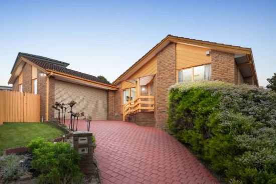 5 Woodview Place, Knoxfield, Vic 3180