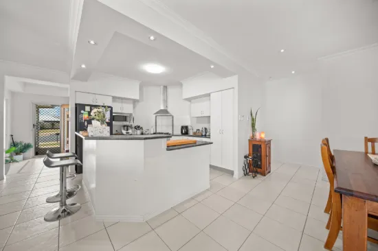 5 Yering Street, Emerald, Qld 4720