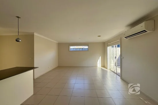 50 Belmont Crescent, Pakenham, Vic 3810-Image