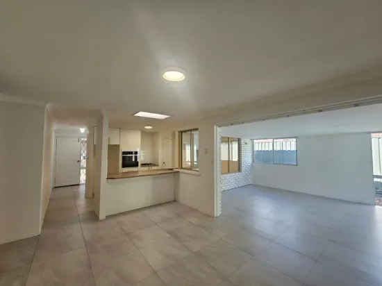 50 Forest Lakes Drive, Thornlie, WA 6108