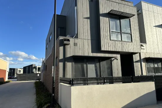 50 Limestone Drive, Berwick, Vic 3806