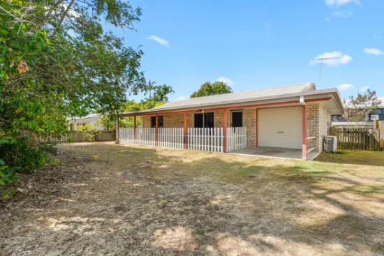 51 Blacks Beach Rd, Blacks Beach, Qld 4740