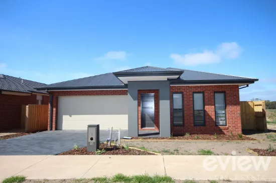 51 Snedden Street, Armstrong Creek, Vic 3217
