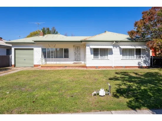 511 Breen Street, Lavington, NSW 2641
