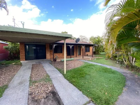 516 Boat Harbour Drv, Torquay, Qld 4655