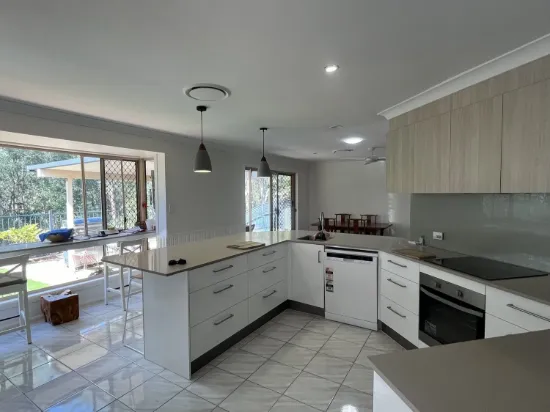 52 Ballybunnion Drive, Parkwood, Qld 4214