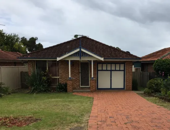 52 Carbasse Place, St Helens Park, NSW 2560