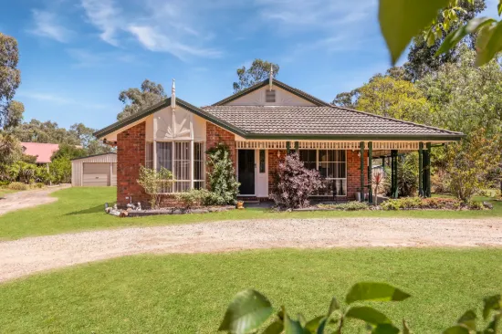 52 Casey  Crescent, Broadford, Vic 3658