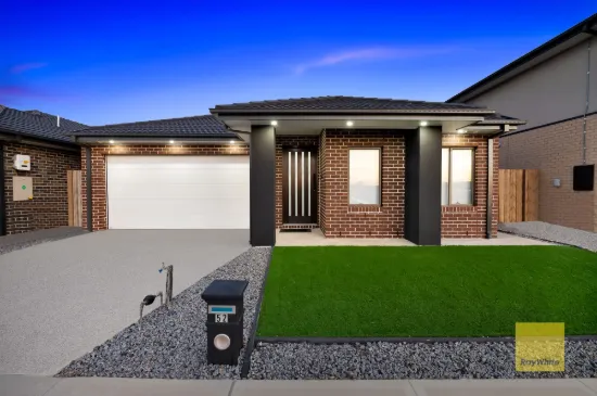 52 Charleston Road, Deanside, Vic 3336