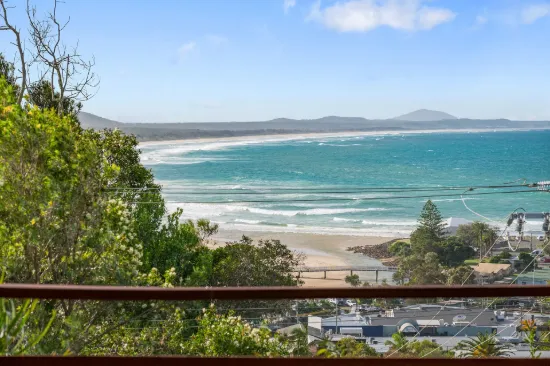 52 Dulconghi Street, Crescent Head, NSW 2440