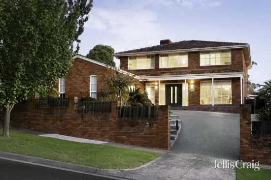 52 Huntingfield Drive, Doncaster East, Vic 3109