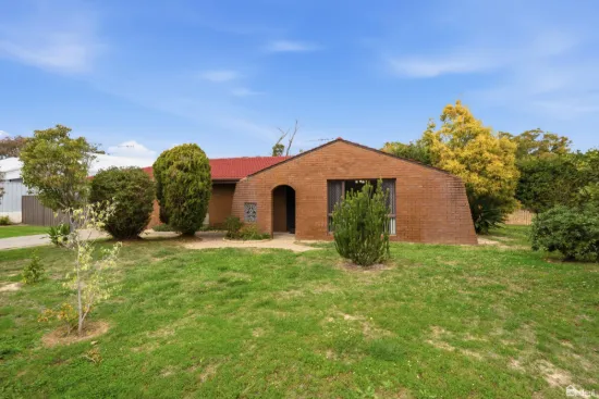 52 Lincoln Road, Forrestfield, WA 6058