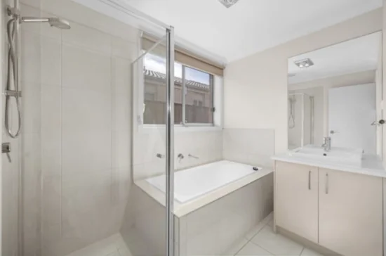 52 LOUDON CIRCUIT, Craigieburn, Vic 3064-Image
