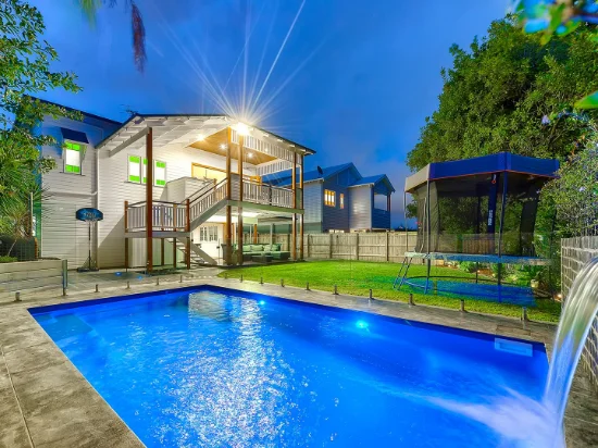 52 Macaulay Street, Coorparoo, Qld 4151