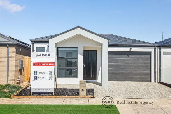 52 Penstone Crescent, Lara, Vic 3212 - For Rent