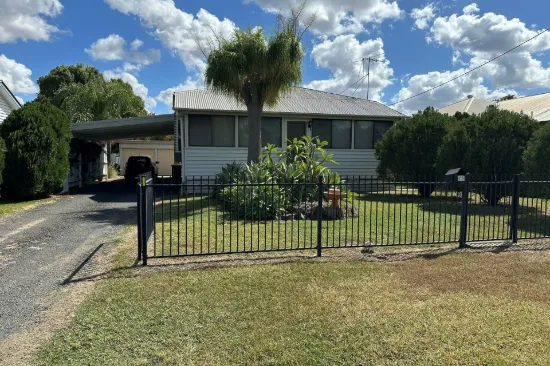 52  Pratten Street, Dalby, Qld 4405