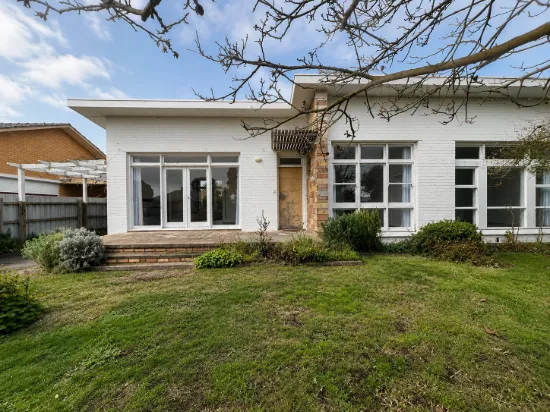52 Sinclair St, Colac, Vic 3250